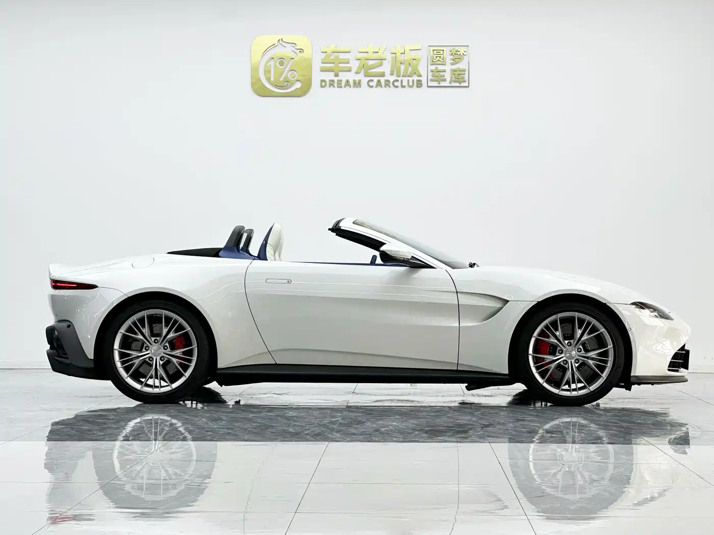 Aston Martin V8 Vantage 2022 2022 4.0T V8 Roadster