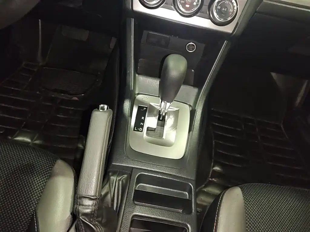 Subaru XV 2017 2.0i Progressive Edition фото 14
