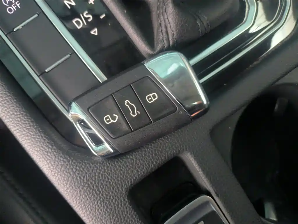 Volkswagen Magotan 2019 330TSI DSG Leading China VI фото 9