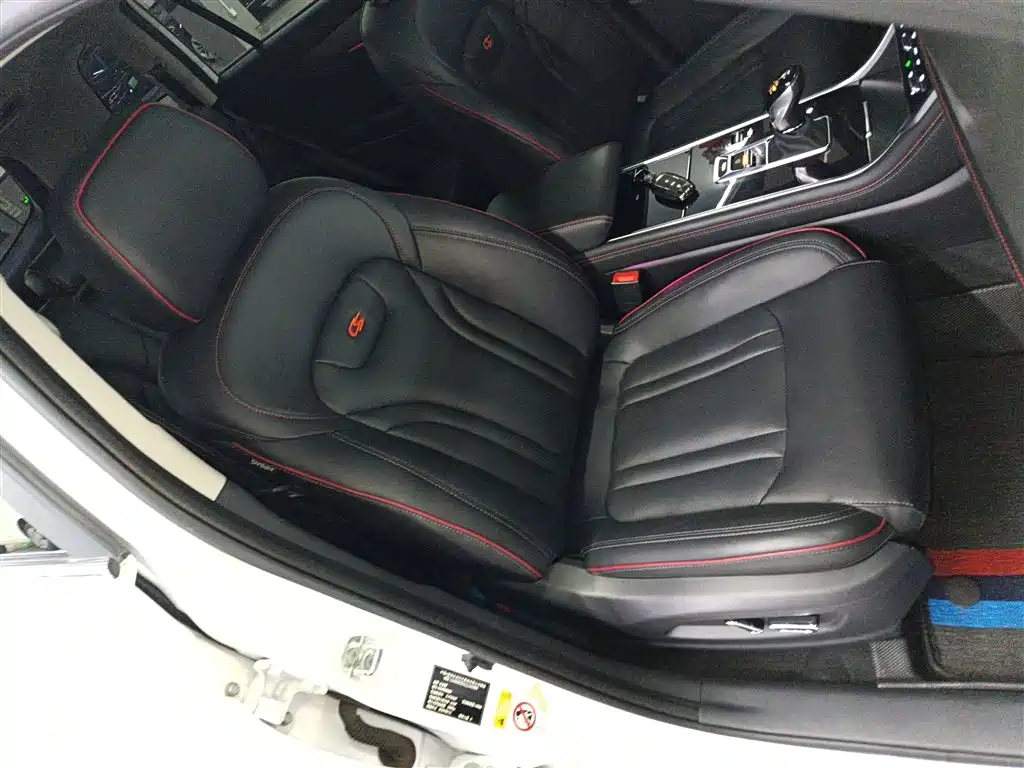Фото 25 - Changan CS75
