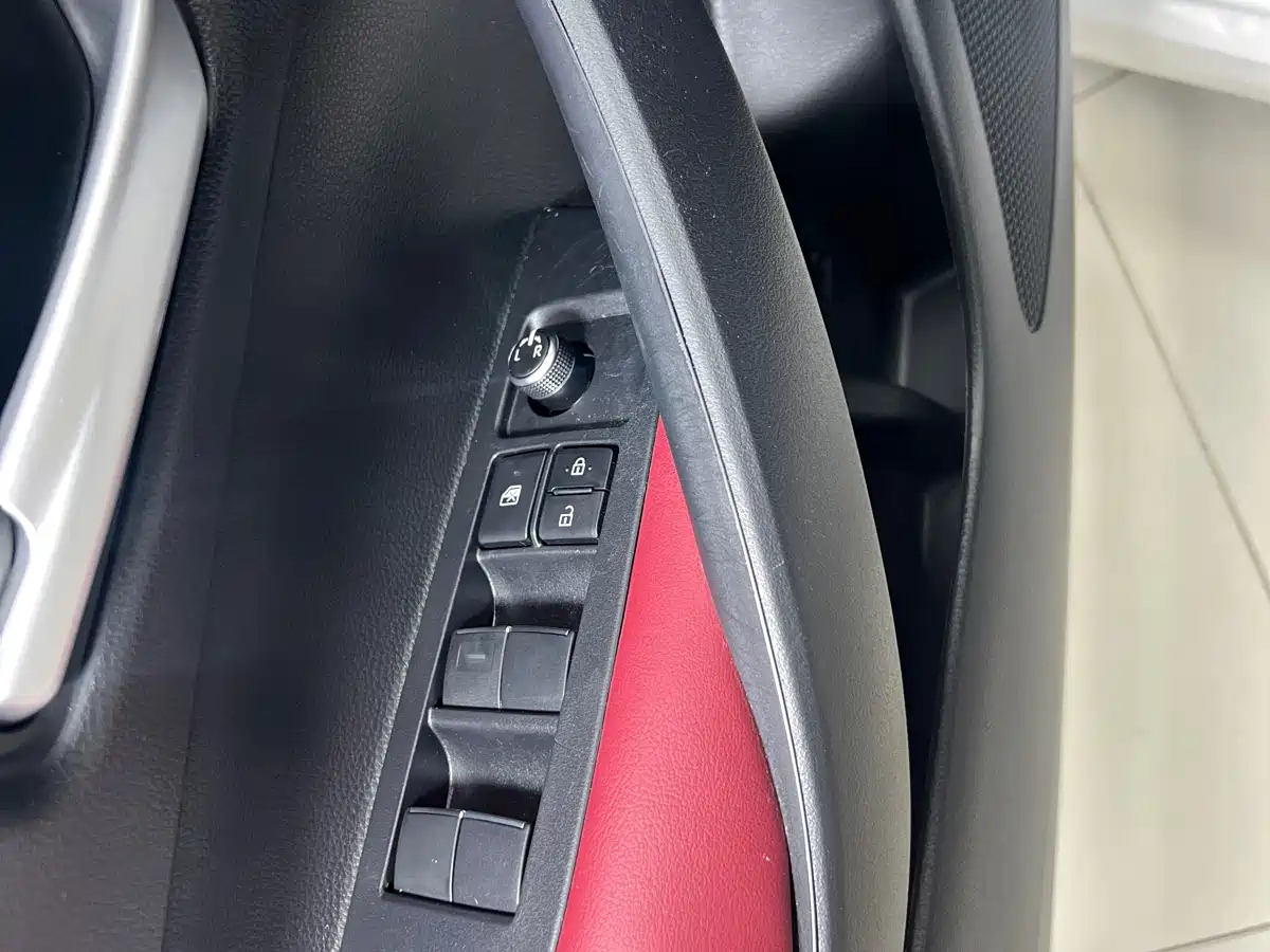 Toyota Corolla 2021 TNGA 1.5L CVT GR SPORT Edition фото 7