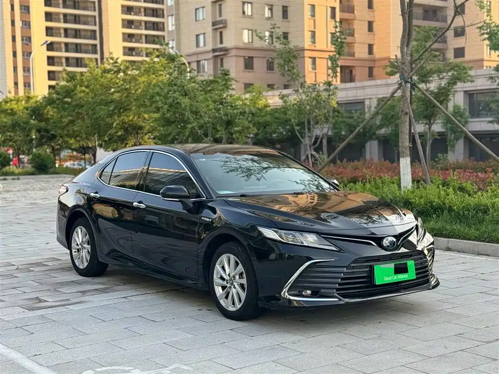 Toyota Camry 2021 Hybrid 2.5HGVP Leading Edition фото 5