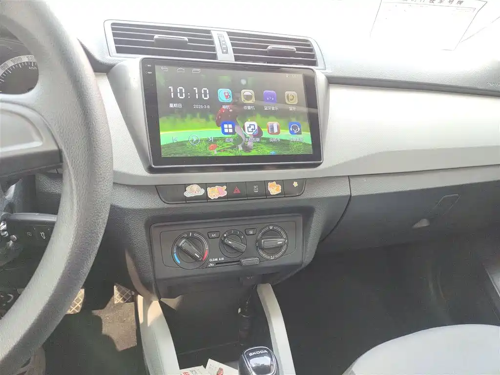 Škoda Fabia 2017 1.4L Auto Car Enjoy Edition фото 11