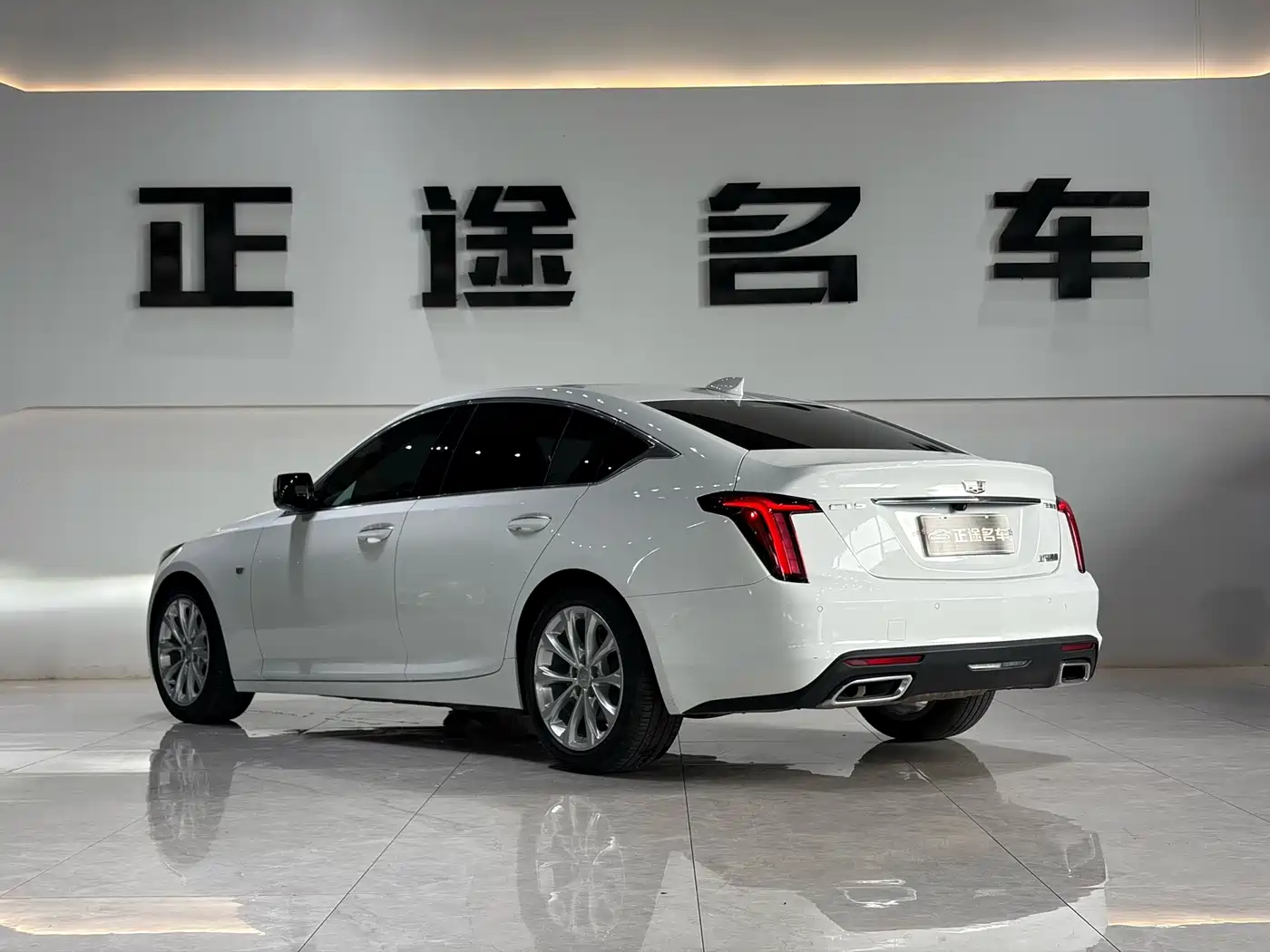 Cadillac CT5 2023 2022 28T Luxury (Standard)