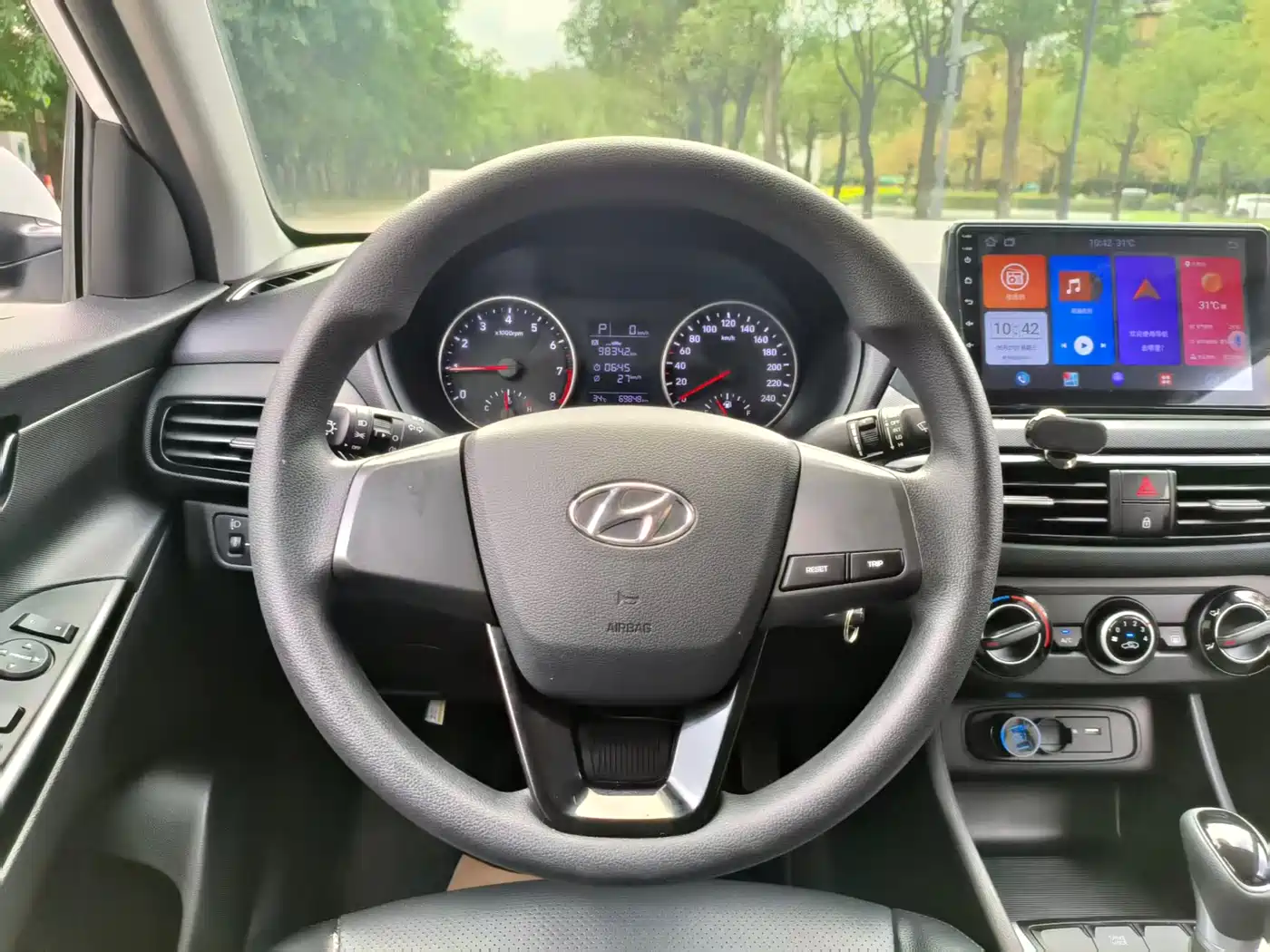 Hyundai Elantra 2020 1.6L Auto GL Pleasing Edition фото 4