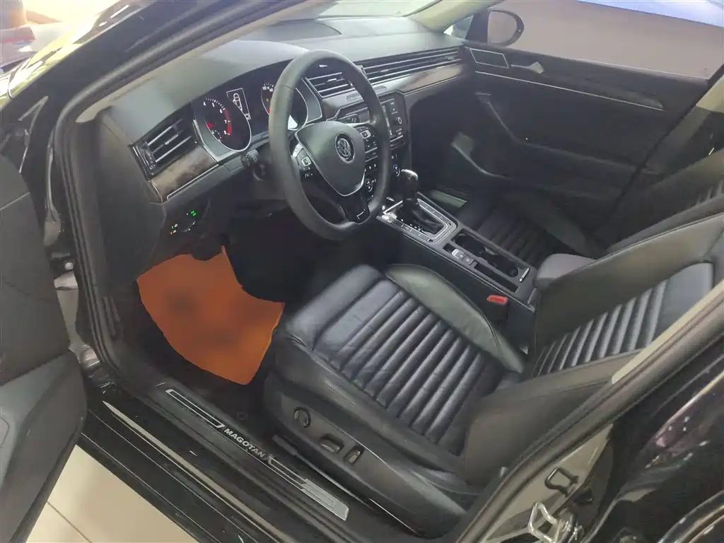 Volkswagen Magotan 2018 Facelift 330TSI DSG Luxury фото 11