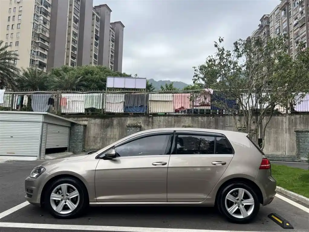 Volkswagen Golf 2014 1.4TSI Automatic Luxury фото 4