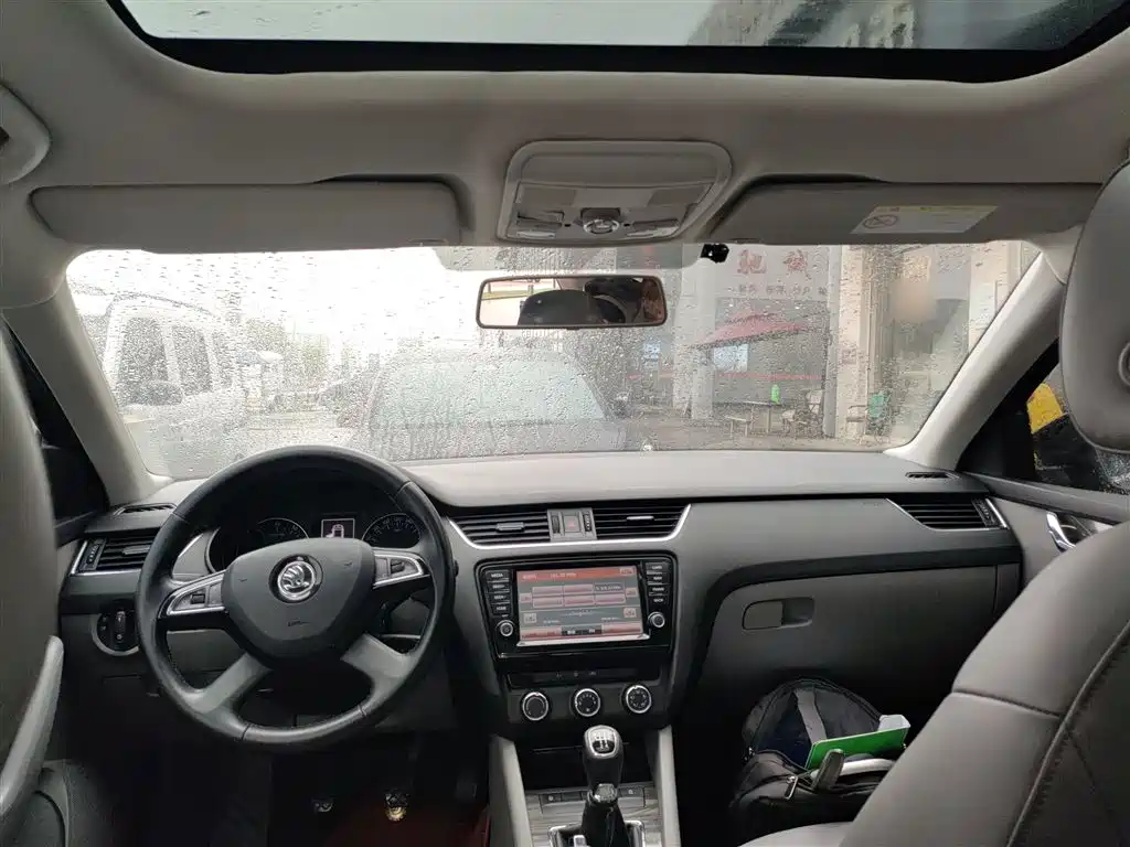 Škoda Octavia 2015 1.6L Manual逸俊版 фото 18