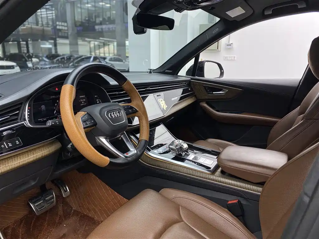 Audi Q7 2020 55 TFSI quattro Supreme Exclusive Edition фото 6