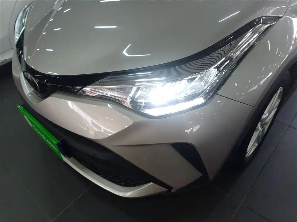 Toyota C-HR 2021 2.0L Comfort Edition фото 18