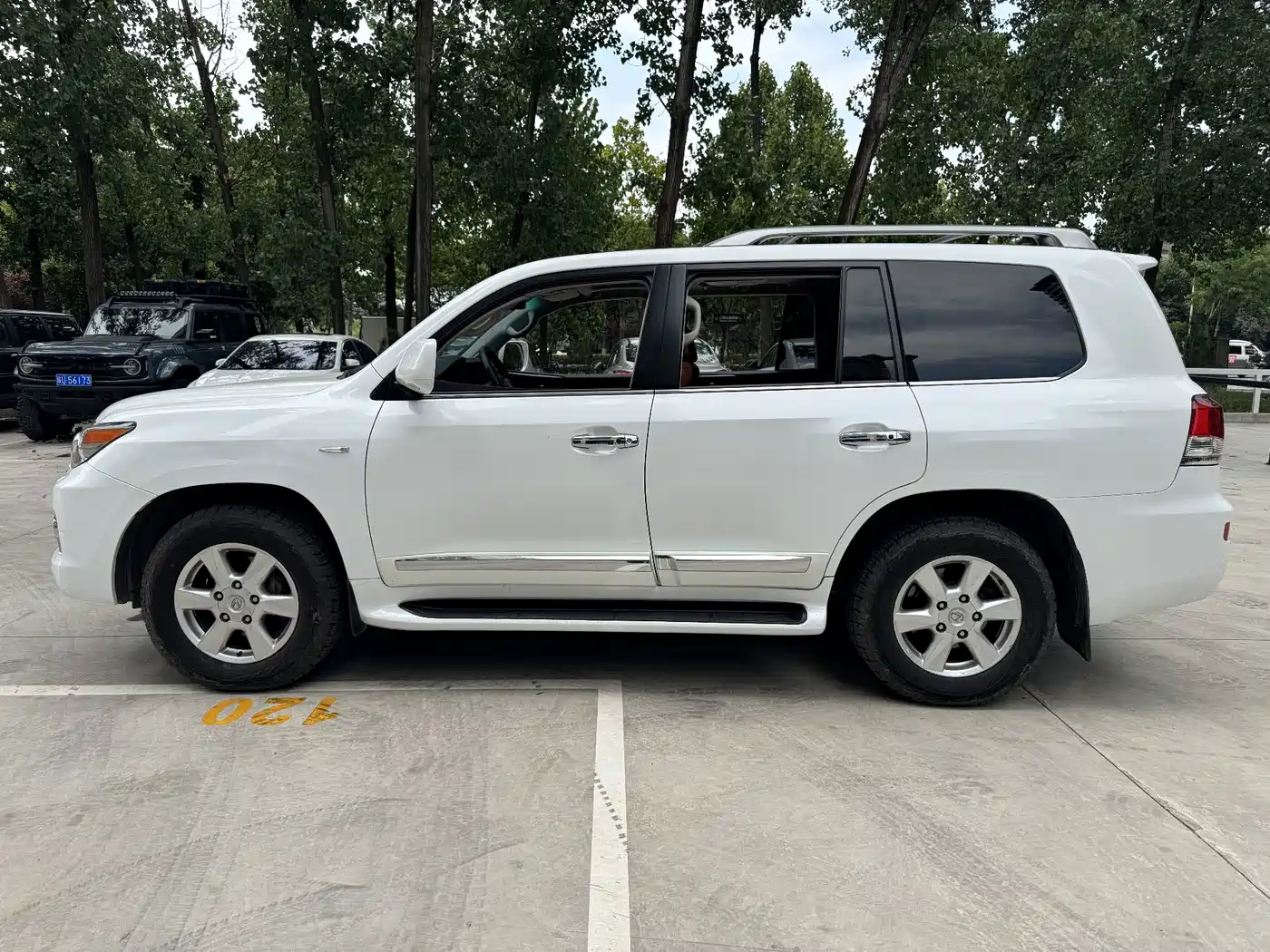 Lexus LX 2011 2009 570