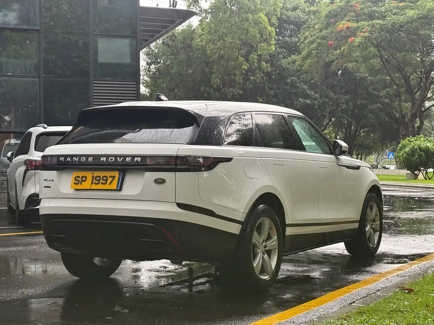 Фото 5 - Land Rover Range Rover Velar