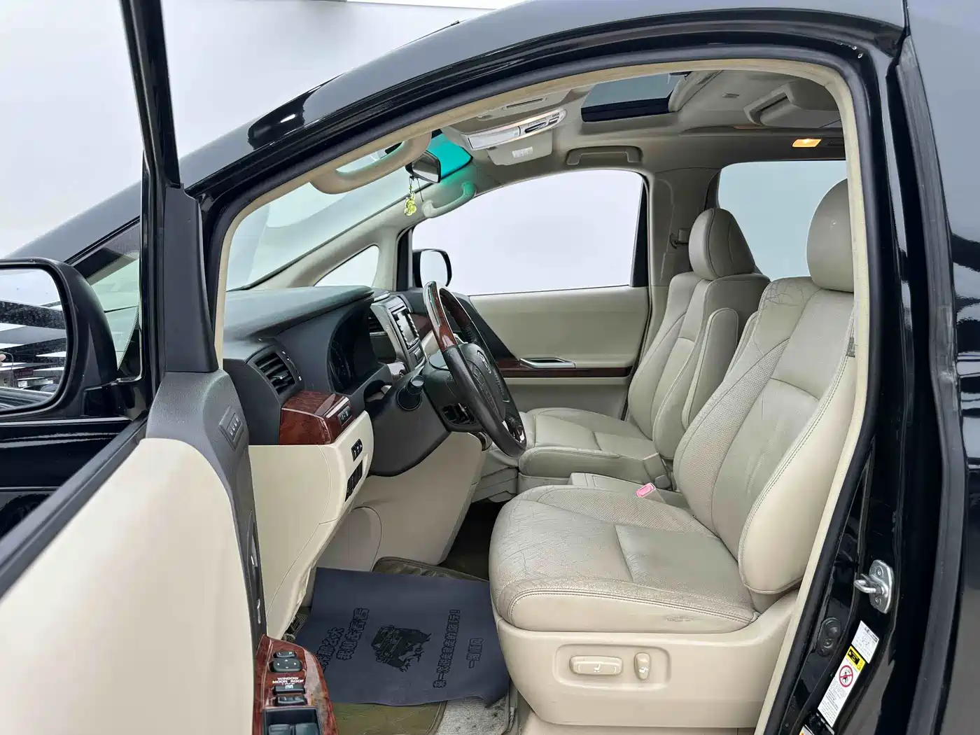 Toyota Alphard 2011 3.5L Luxury Edition фото 7