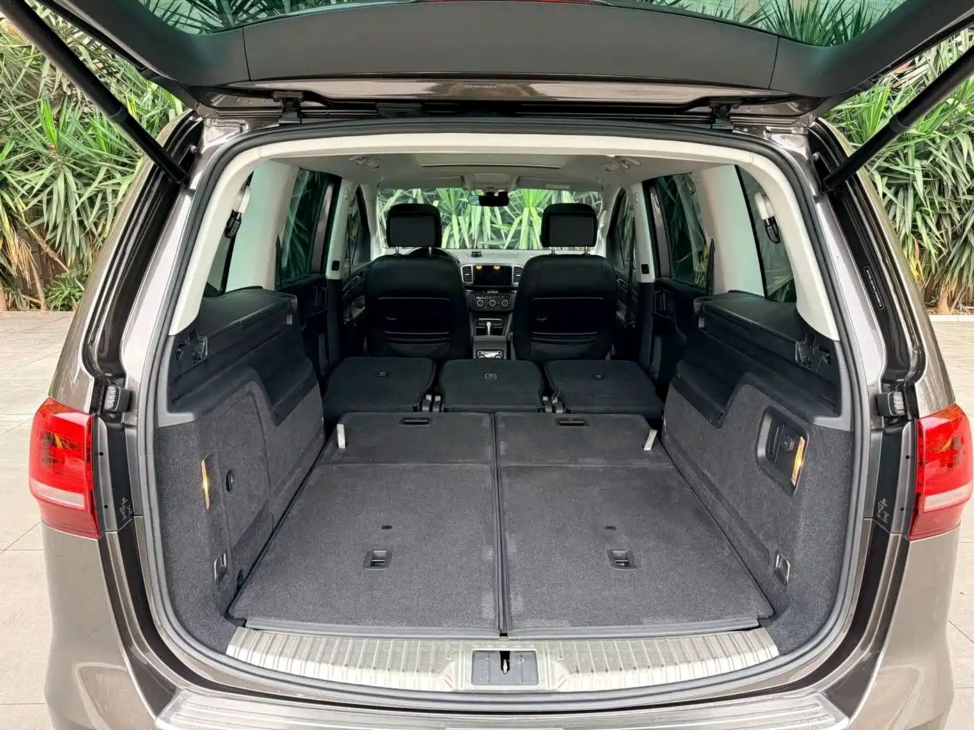 Volkswagen Sharan 2018 2016 380TSI Premium 7-seater