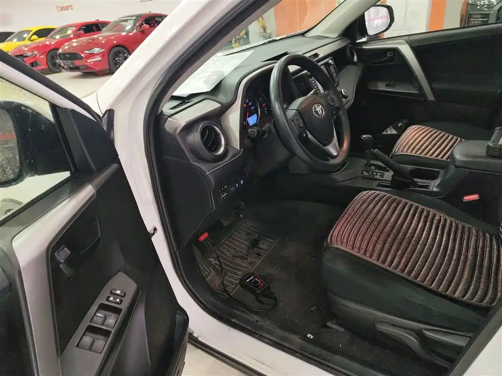 Toyota RAV4 Rongfang 2018 2.0L CVT 2WD Trend X Edition фото 16