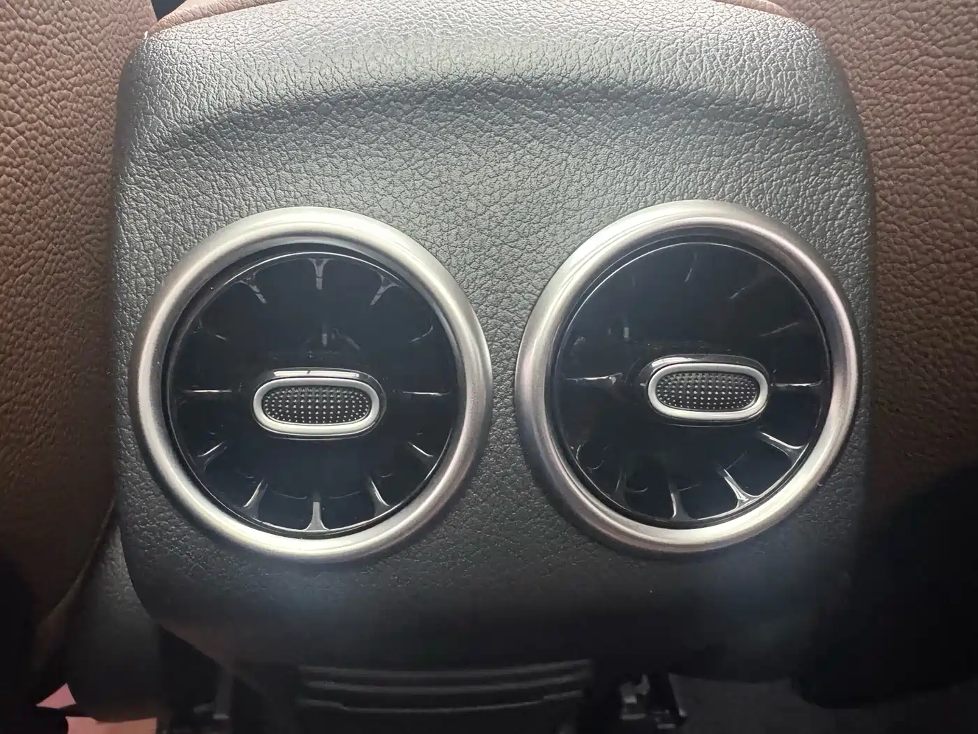 Mercedes-Benz GLB 2024 Facelift GLB 220 Dynamic фото 10