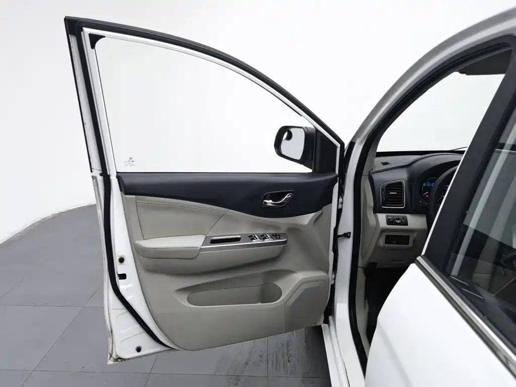 Dongfeng Fengxing Fengxing S500 2016 2016 1.5L Manual Luxury