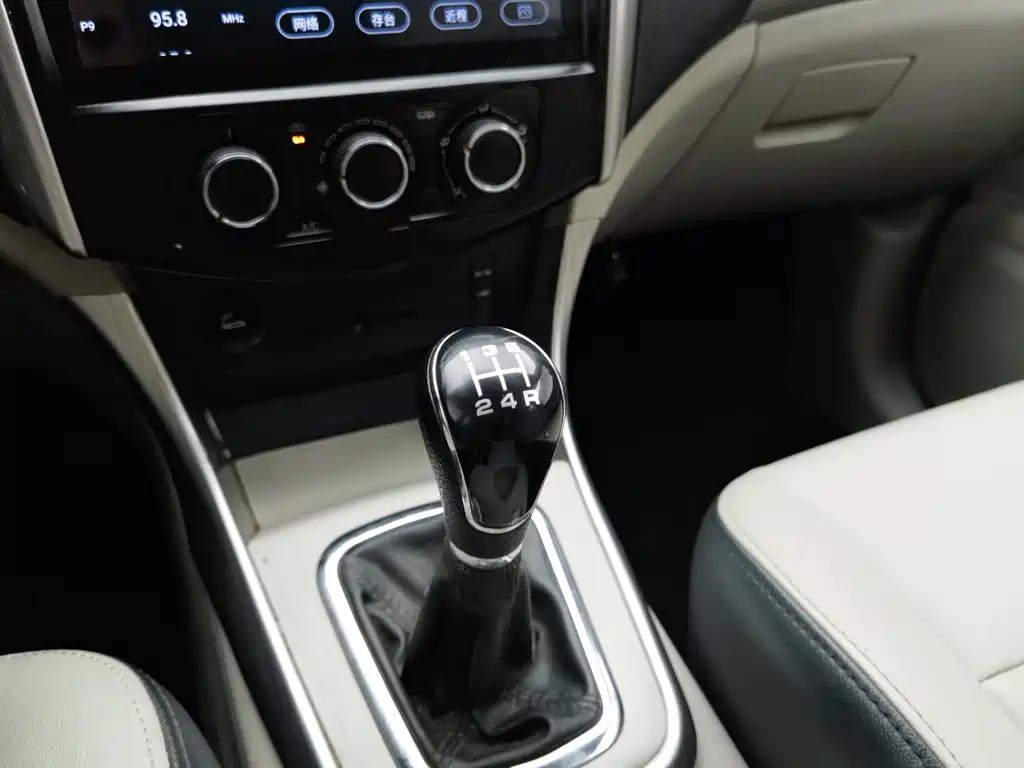 Dongfeng Fengxing Fengxing S500 2016 2016 1.5L Manual Luxury