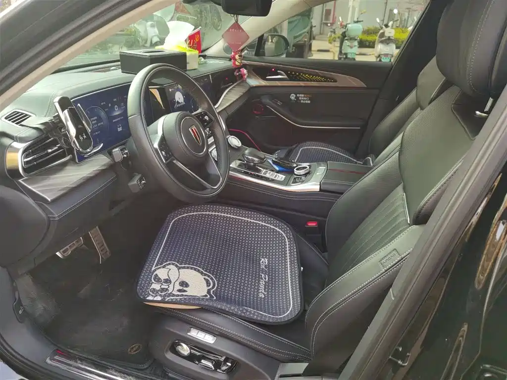 Hongqi H9 2022 2.0T Smart Connect Flag Joy Edition фото 8