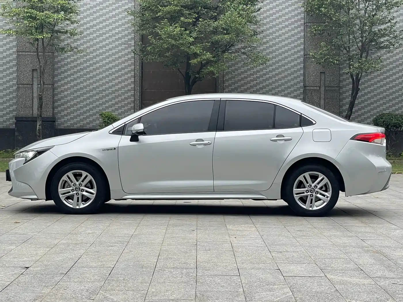 Toyota Levin 2021 Dual Hybrid 1.8H E-CVT Leading Edition фото 4