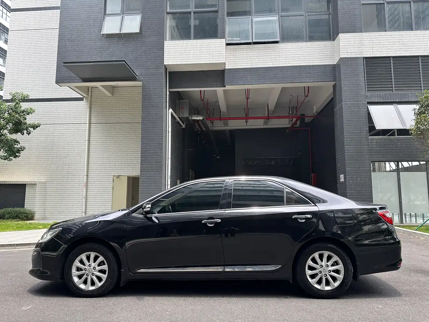 Toyota Camry 2016 2.0G 10th Anniversary Luxury Edition фото 7