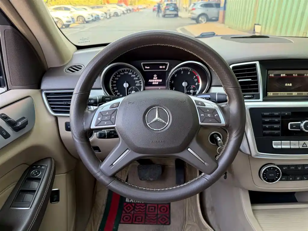 Mercedes-Benz M-Class 2015 ML 320 4MATIC фото 5