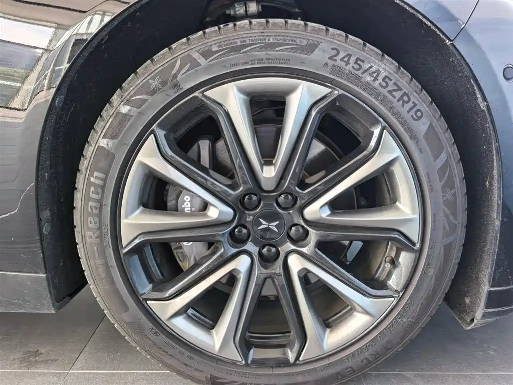 Фото 9 - XPeng P7