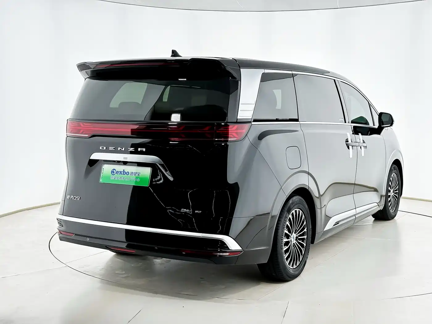 Denza D9 2022 DM-i 970 All-Wheel Drive Honor Edition фото 4