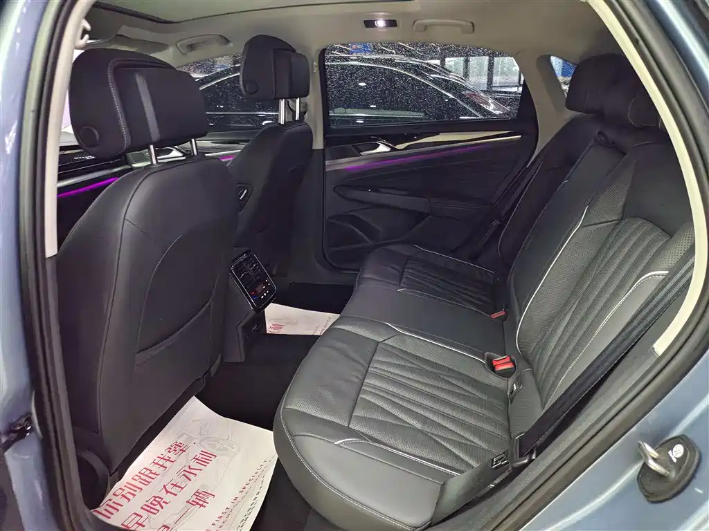 Volkswagen Passat 2022 330TSI Luxury Edition фото 11