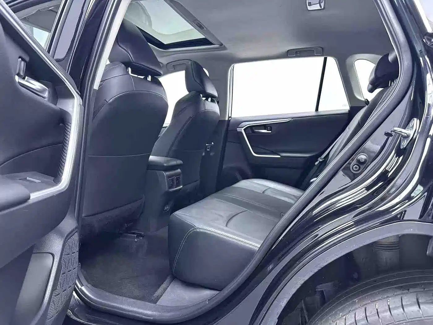 Toyota Wildlander 2022 2.0L CVT AWD Luxury Edition фото 6