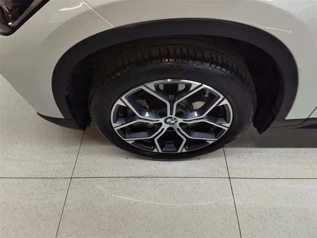 BMW X1 2022 sDrive25Li Leading фото 25