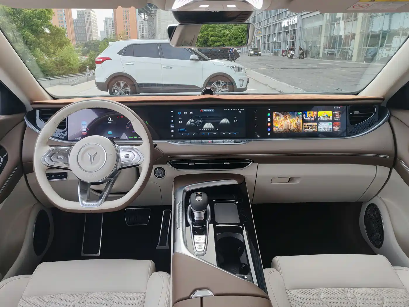 Voyah Auto VOYAH FREE 2021 AWD Standard Range Extender Exclusive Luxury Package фото 7