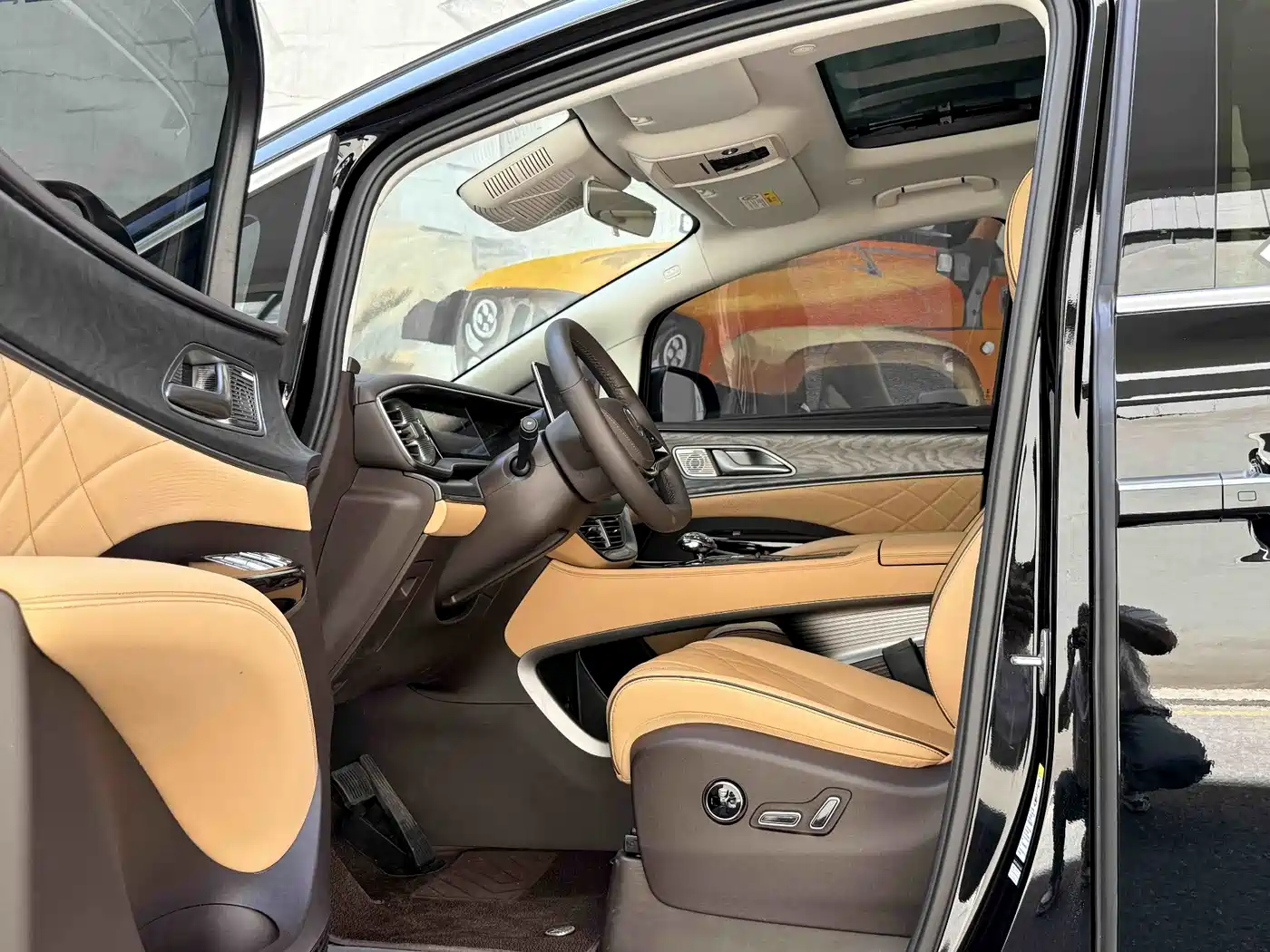 Denza D9 2024 DM-i 980 AWD Premium фото 6