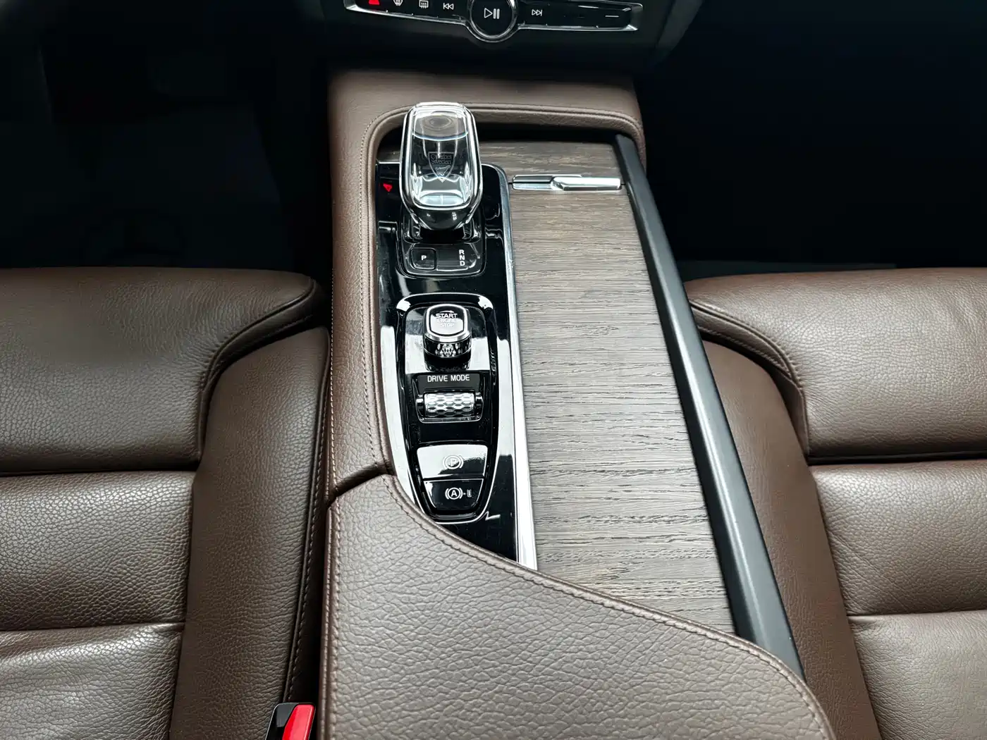 Volvo S90 2021 Model B5 Inscription Luxury Edition фото 7