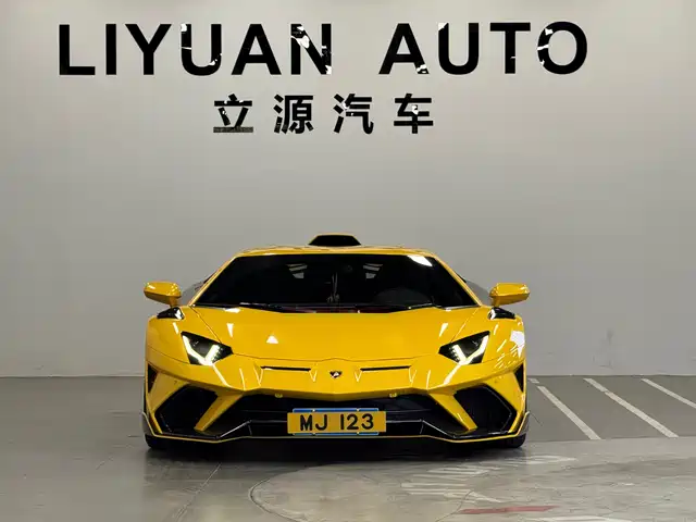  Lamborghini Aventador 2011 LP 700-4
