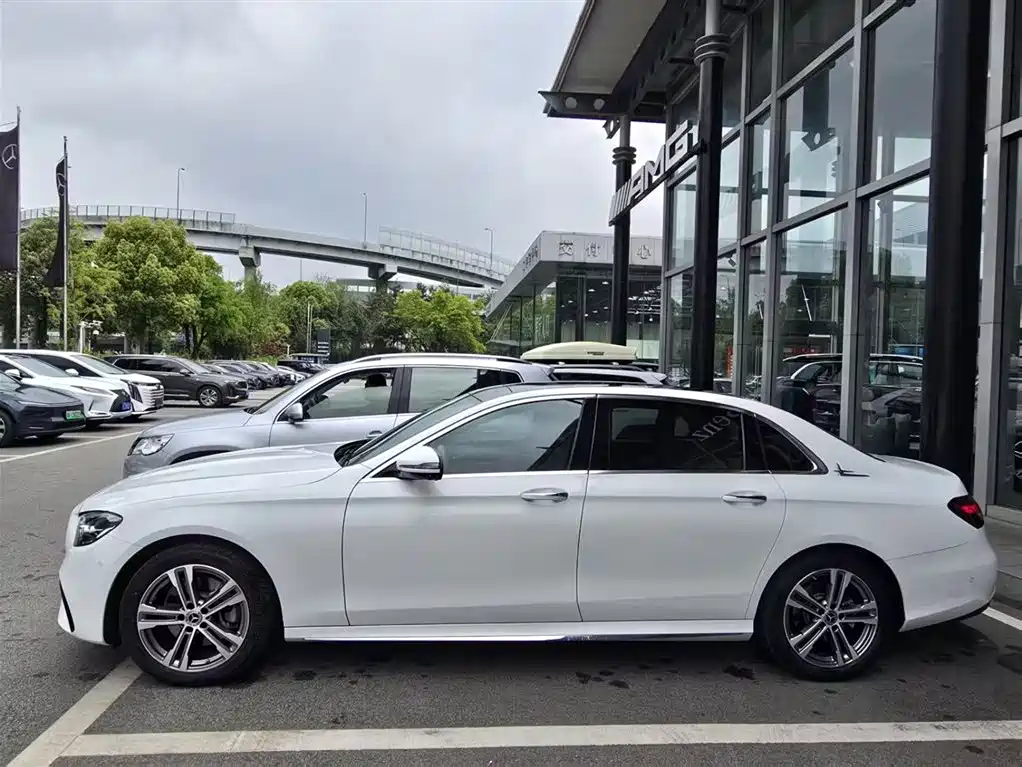 Mercedes-Benz E-Class 2021 E 260 L Sport фото 4