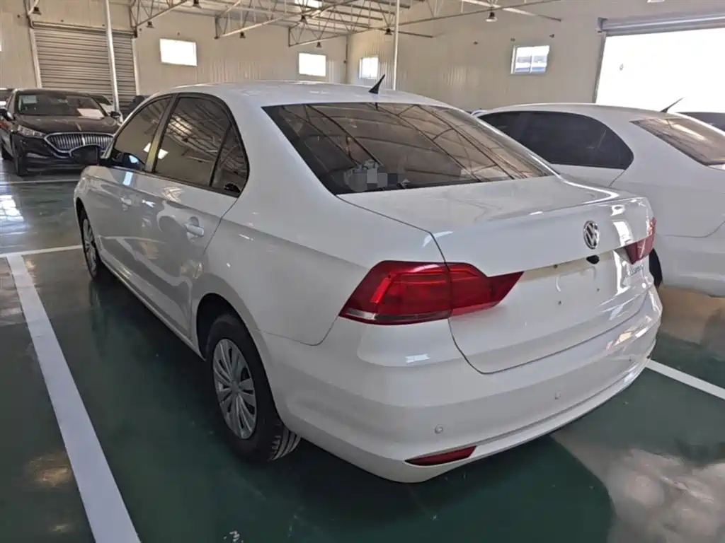 VOLKSWAGEN SANTANA