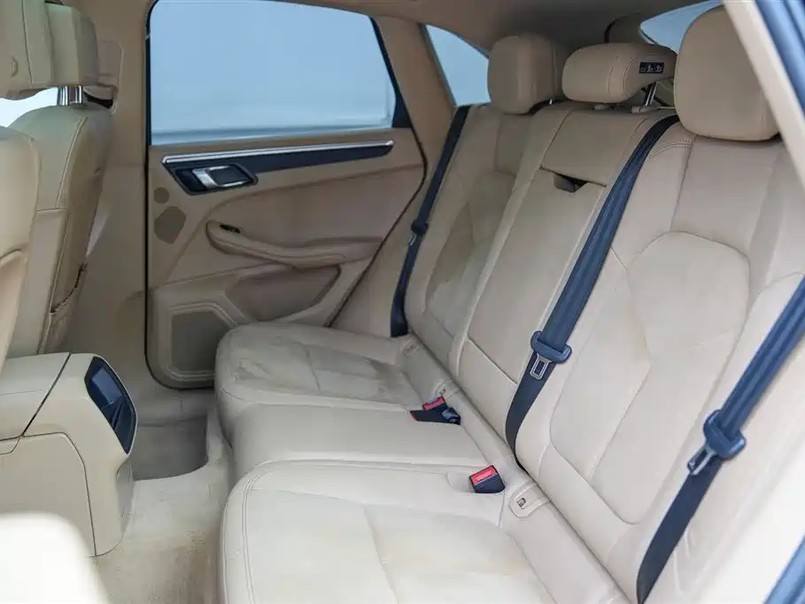 Porsche Macan 2016 Macan 2.0T фото 14