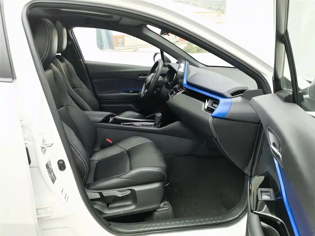 Toyota IZOA 2020 2.0L Yi Xiang Edition фото 23