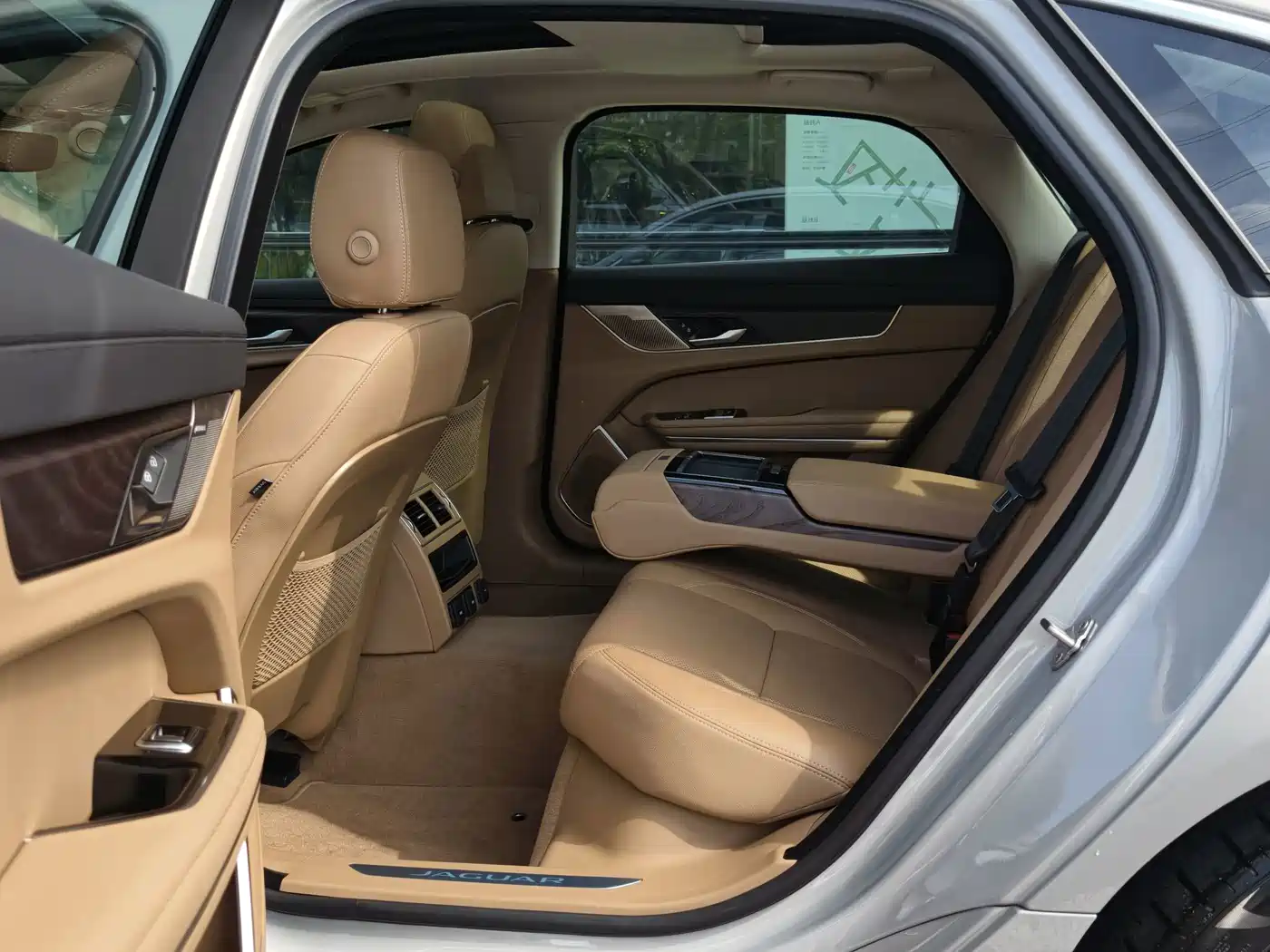Jaguar XFL 2025 2025 2.0T P250 FWD Luxury Edition