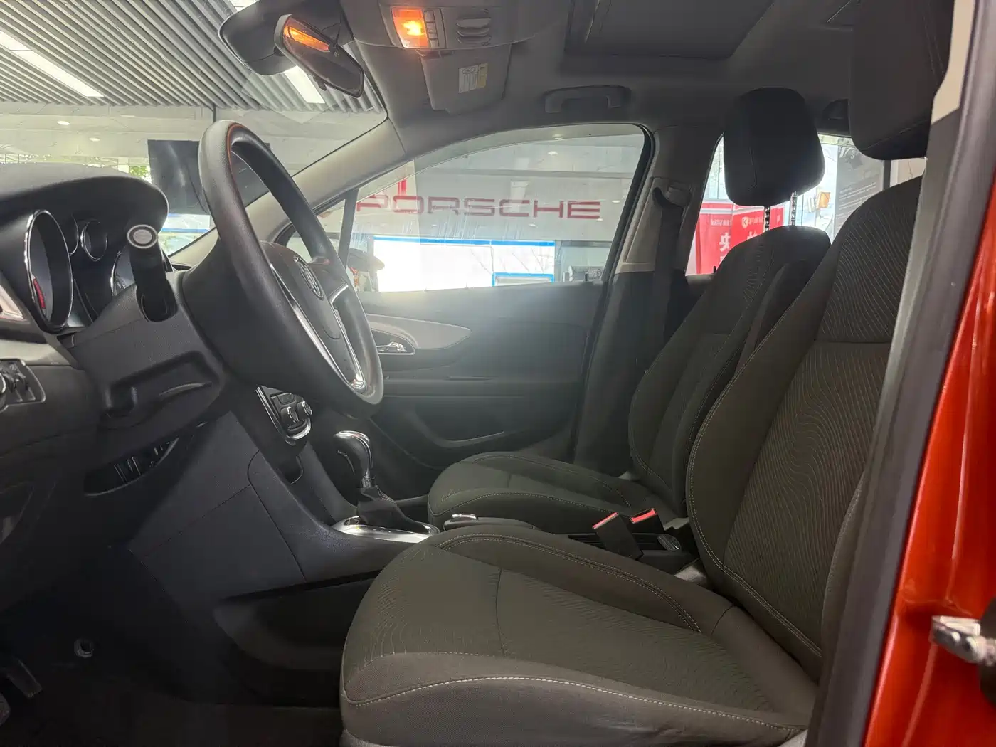 Buick Encore 2014 1.4T Automatic 2WD Urban Elite фото 3