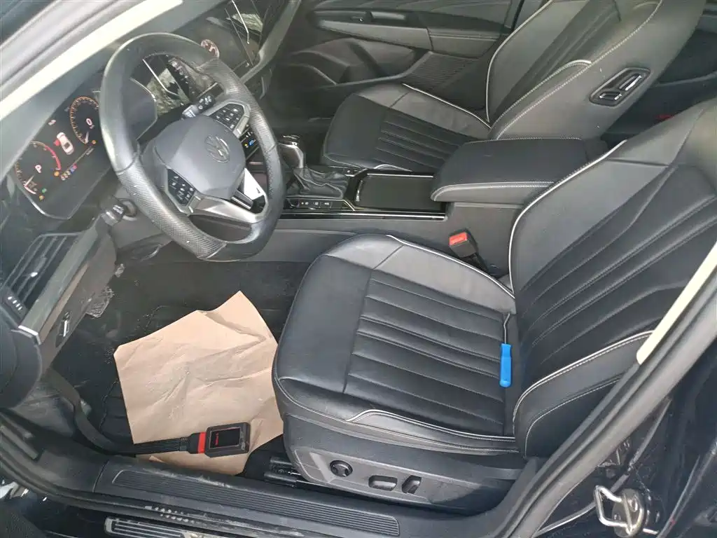 Volkswagen Passat 2022 330TSI Elite Edition фото 15