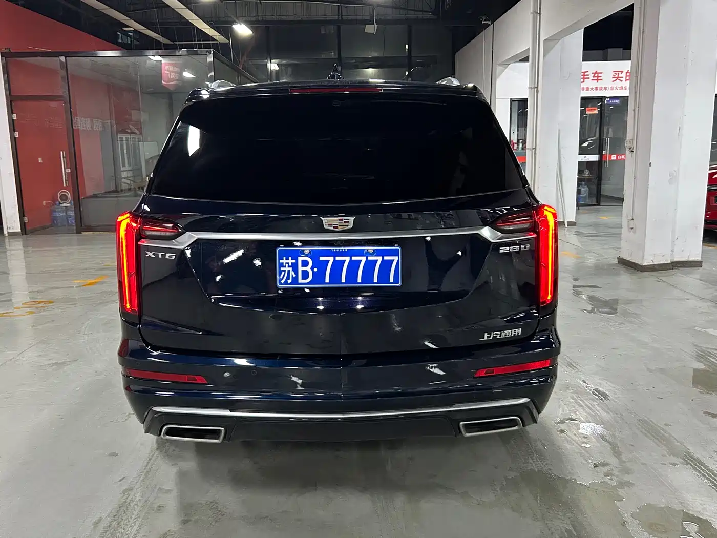 CADILLAC XT6