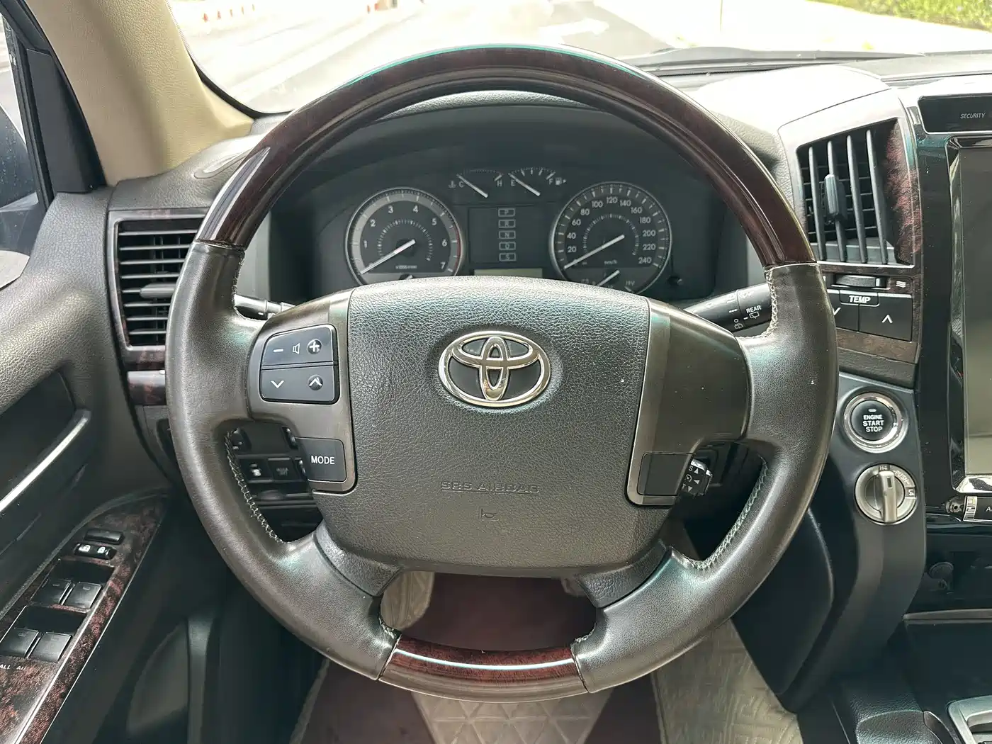 Toyota Land Cruiser (Import) фото 11