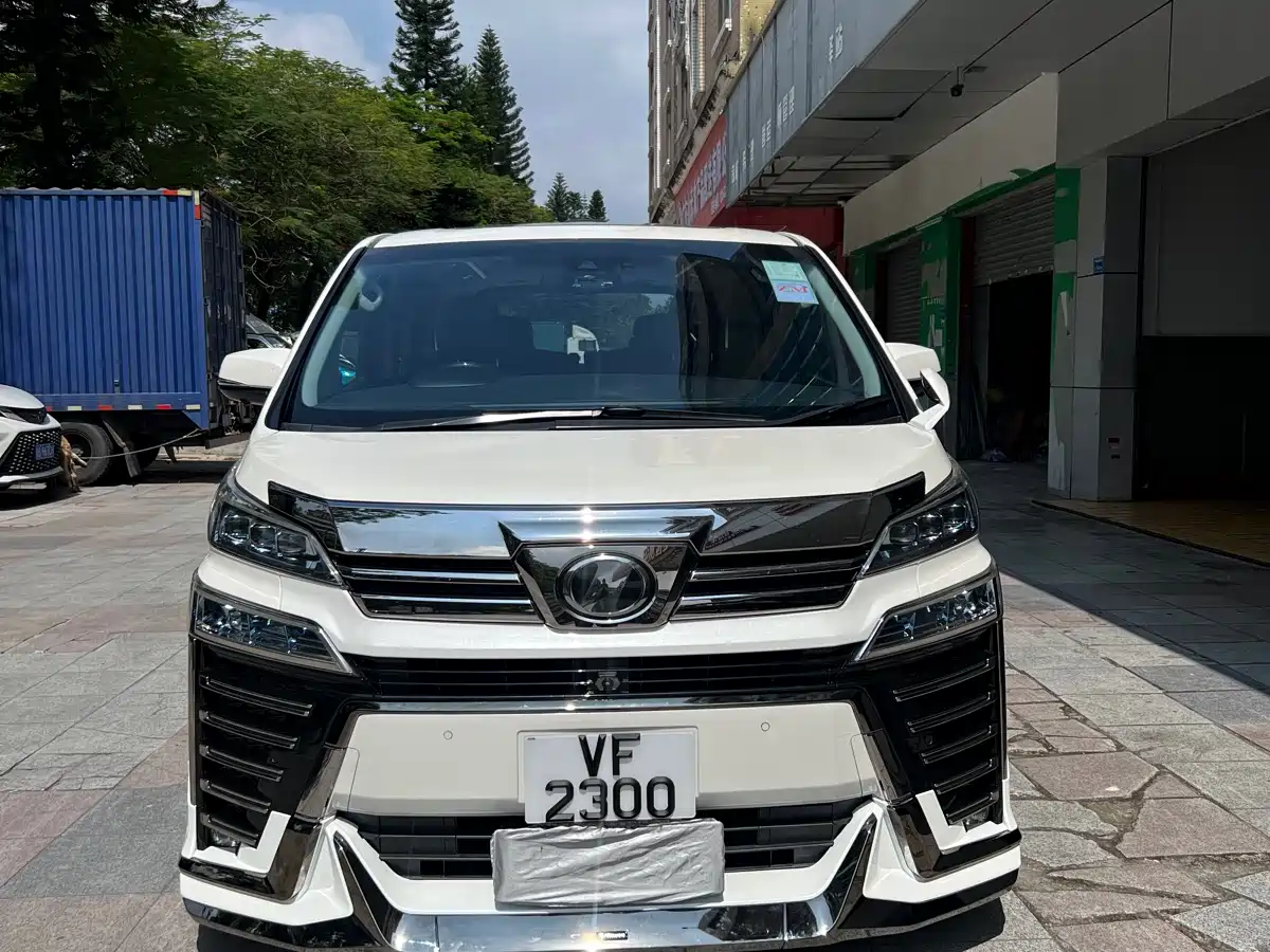 Toyota Vellfire фото 4