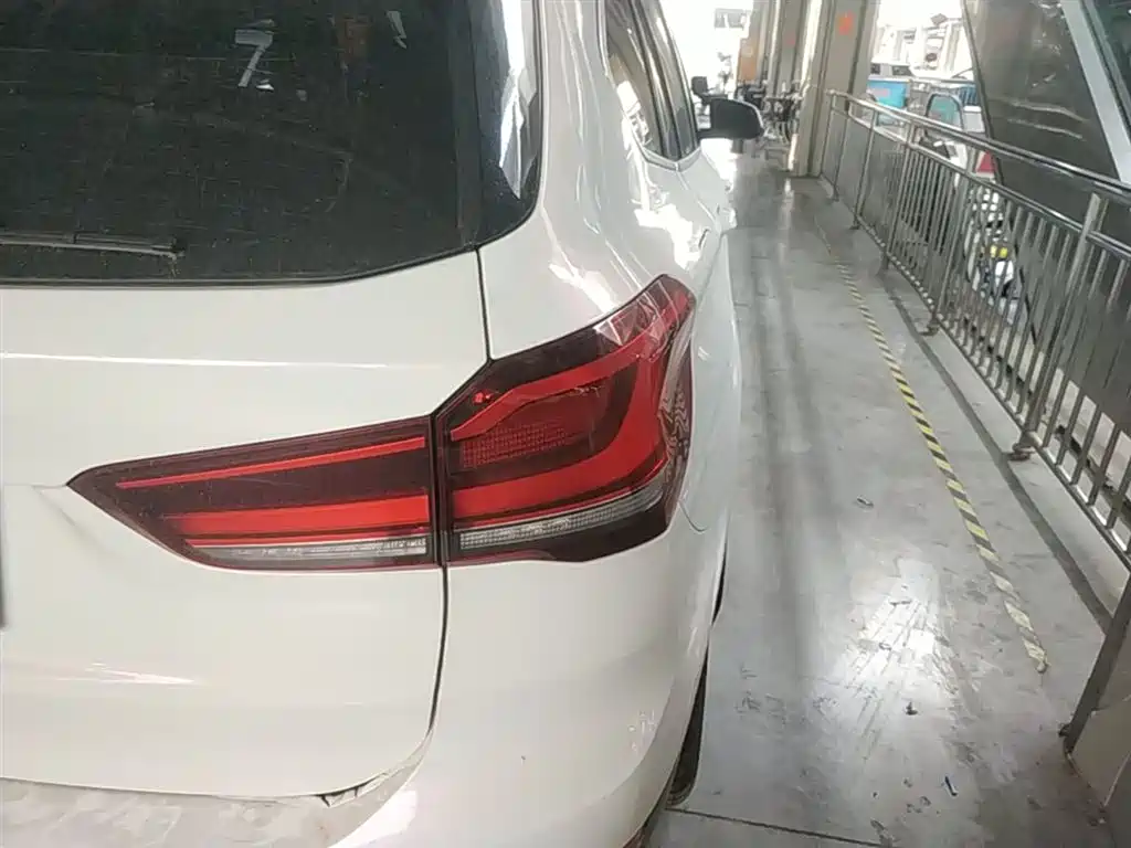 BMW X1 2021 sDrive25Li Leading фото 8