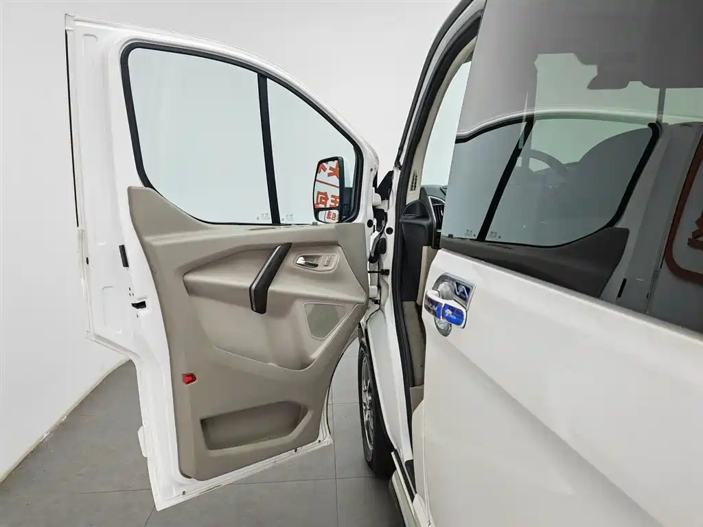 Ford Tourneo 2017 2.0T Automatic Smart Elite Edition фото 8