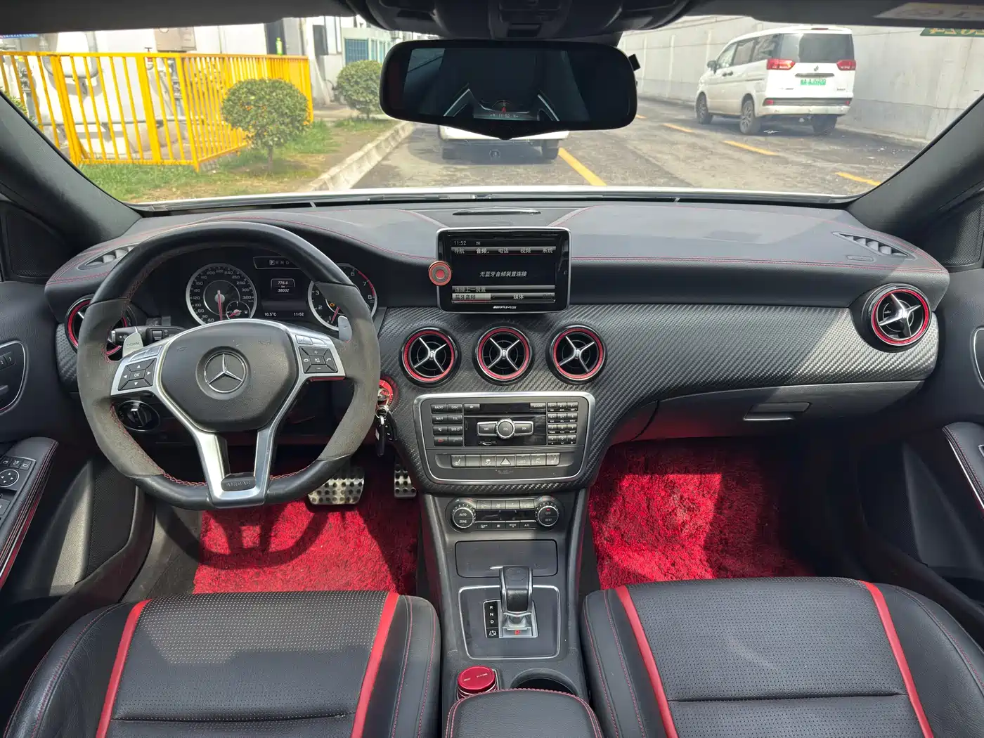 Mercedes-Benz A-Class AMG (Import) 2014 AMG A 45 4MATIC фото 9
