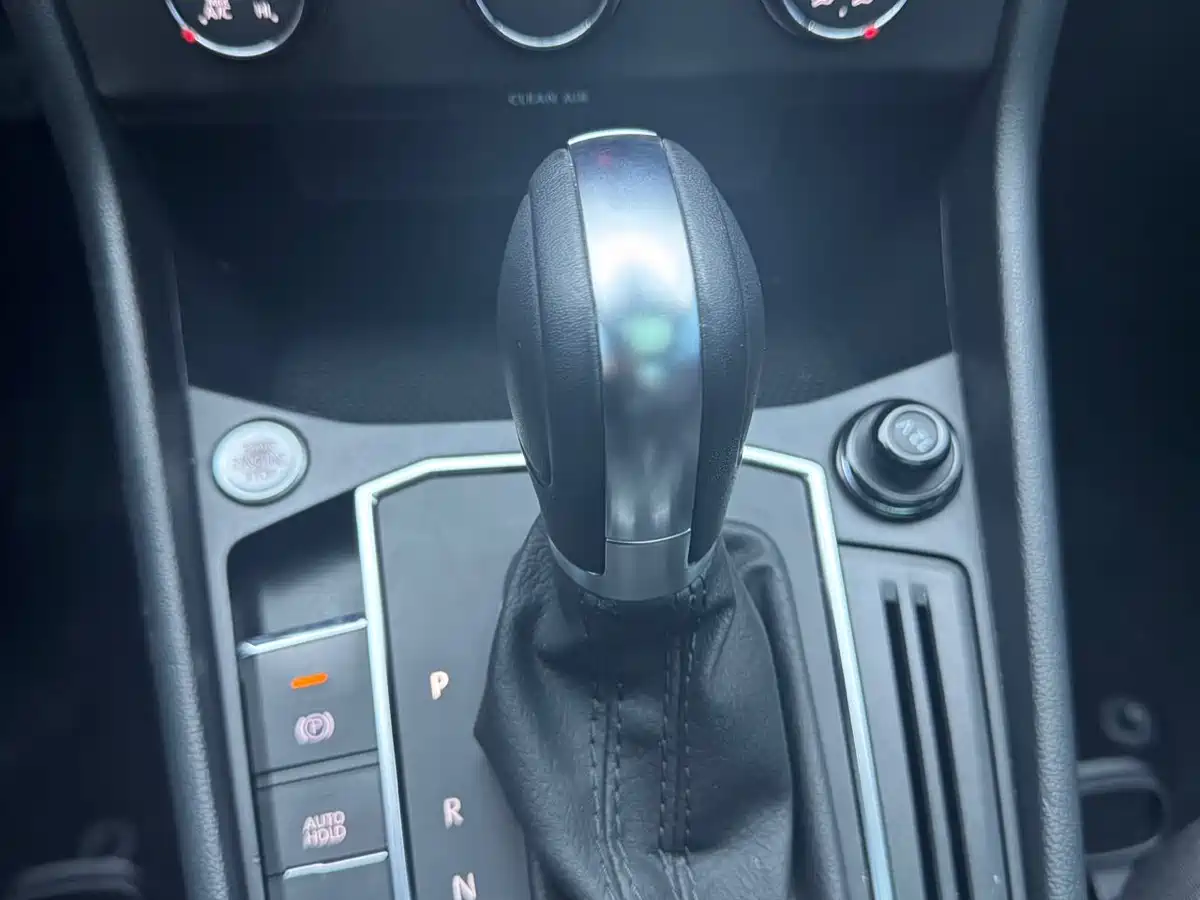 Volkswagen Lavida 2023 280TSI DSG Starlight Comfort Edition фото 8