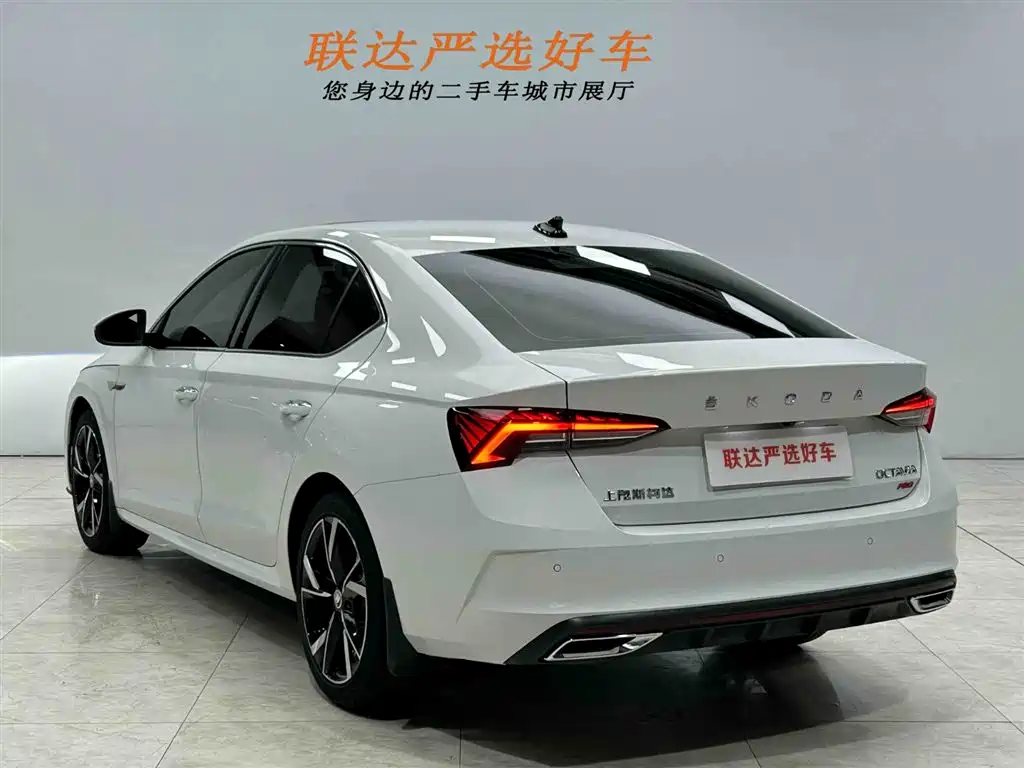 Škoda Octavia 2023 Facelift PRO TSI280 Premium Edition фото 24